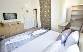 Metro Inn. M Hotel & App